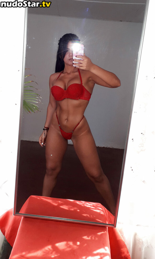 Karina Paola Ortiz / Violetta Ortiz / Violettasoyyo / itsscarlettbtch Nude OnlyFans Leaked Photo #2