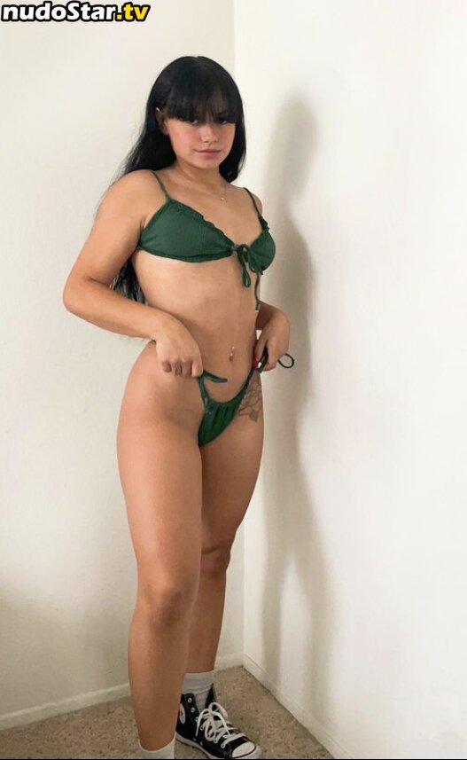 vanessa / vee.nikolee / vnikolee Nude OnlyFans Leaked Photo #12