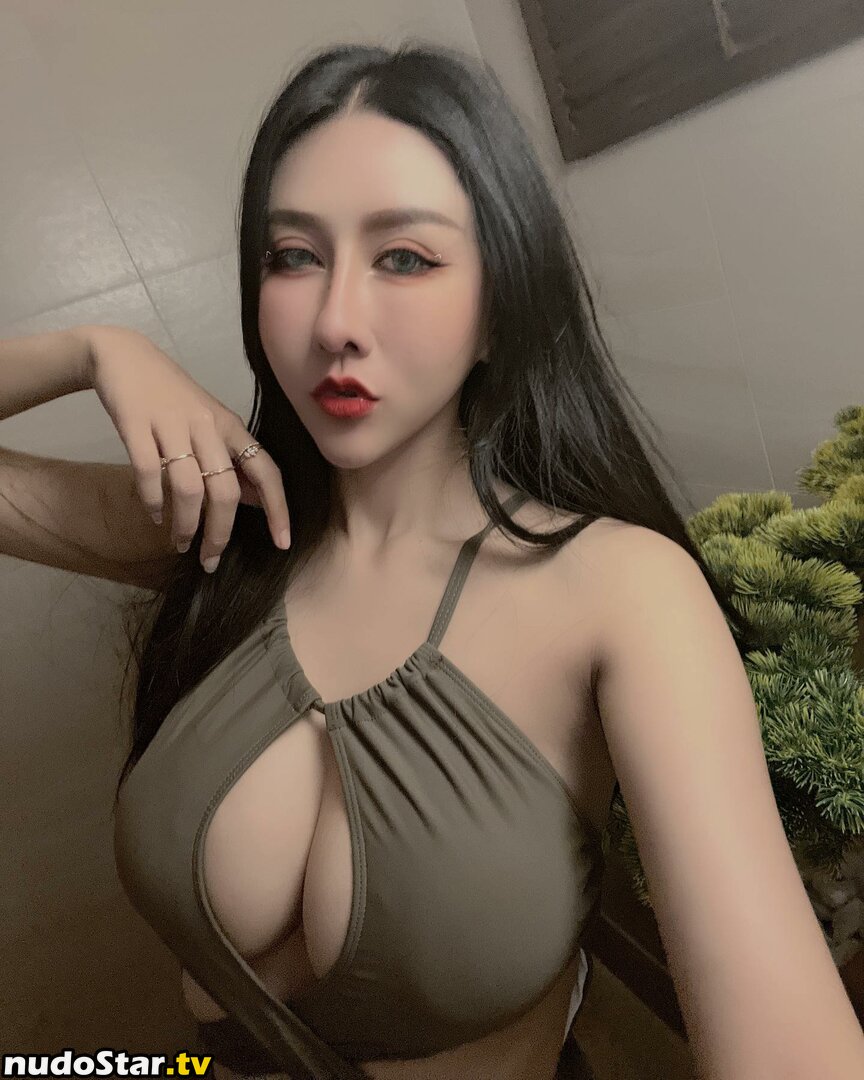 Wei Ling 凌薇 / cocobaby_1016 Nude OnlyFans Leaked Photo #20