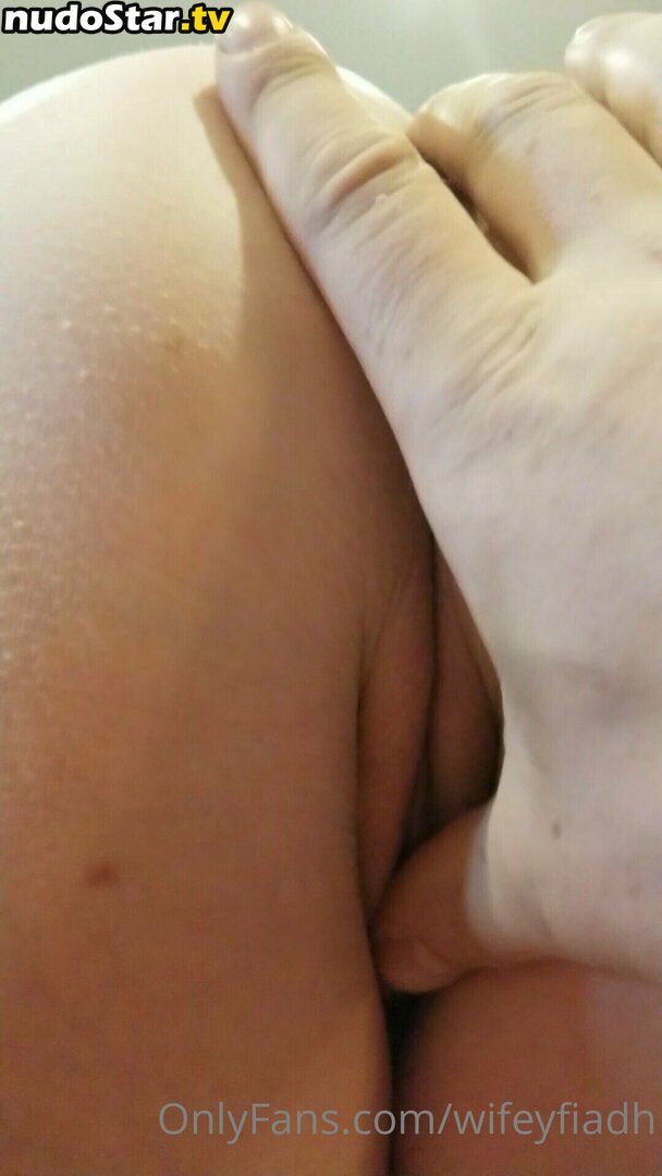 daiseywifey / wifeyfiadh Nude OnlyFans Leaked Photo #10