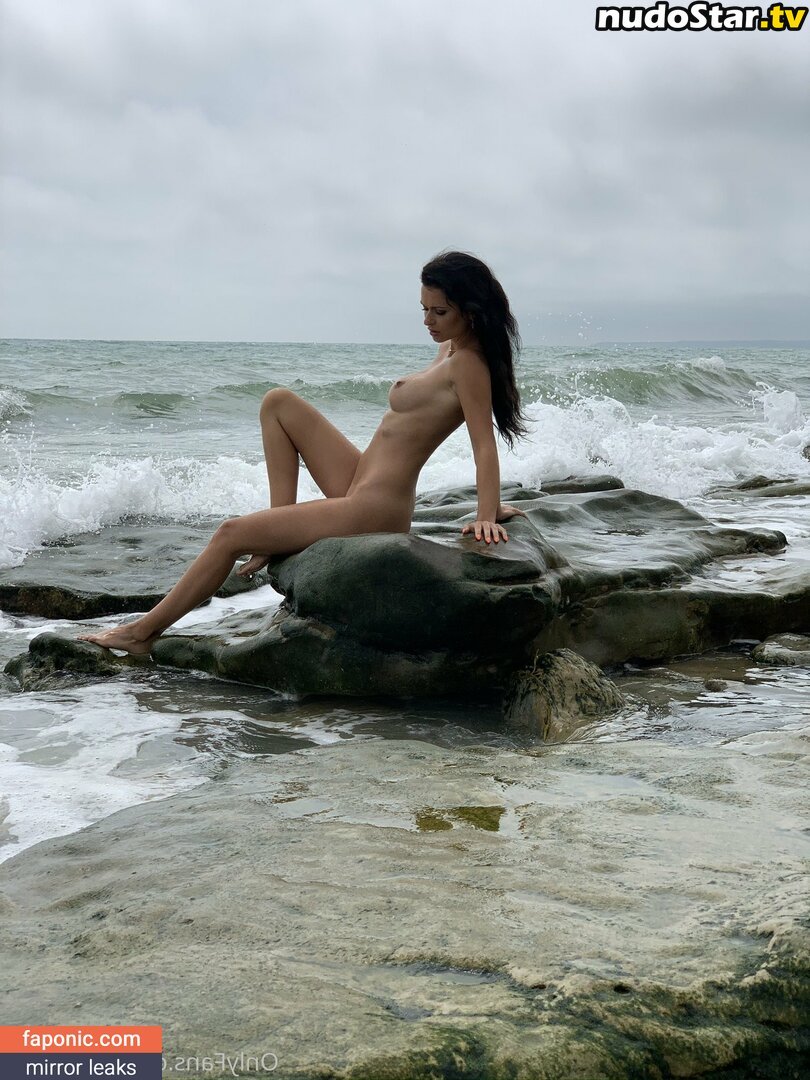Xenia Inez / xeniainees_ / xeniainez Nude OnlyFans Leaked Photo #5