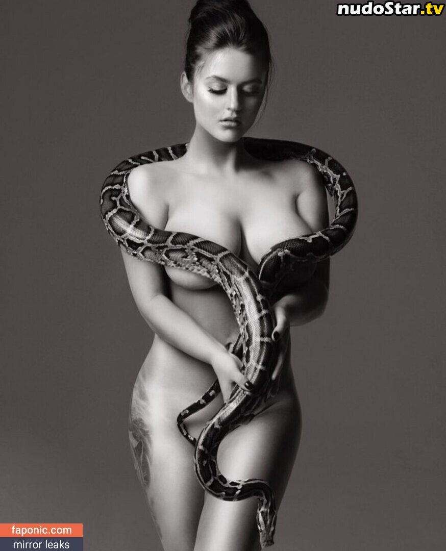 Xenia Inez / xeniainees_ / xeniainez Nude OnlyFans Leaked Photo #15
