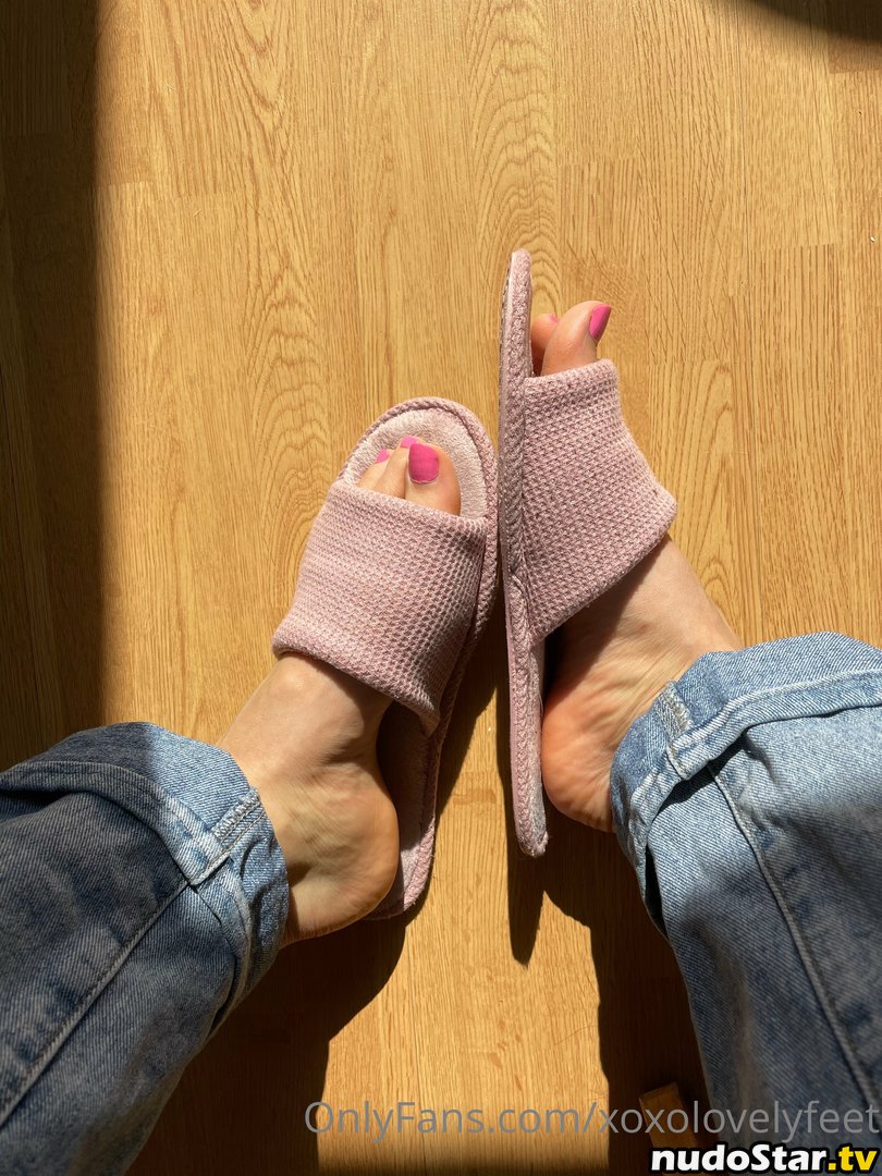 xoxolovelyfeet Nude OnlyFans Leaked Photo #7