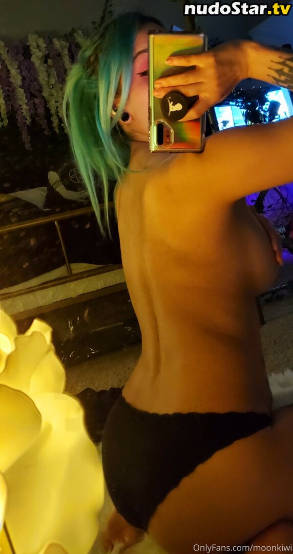 MoonKiwi / xXScreamKiwiXx Nude OnlyFans Leaked Photo #18