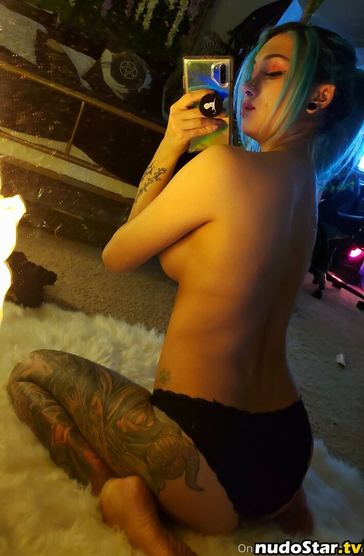 MoonKiwi / xXScreamKiwiXx Nude OnlyFans Leaked Photo #35