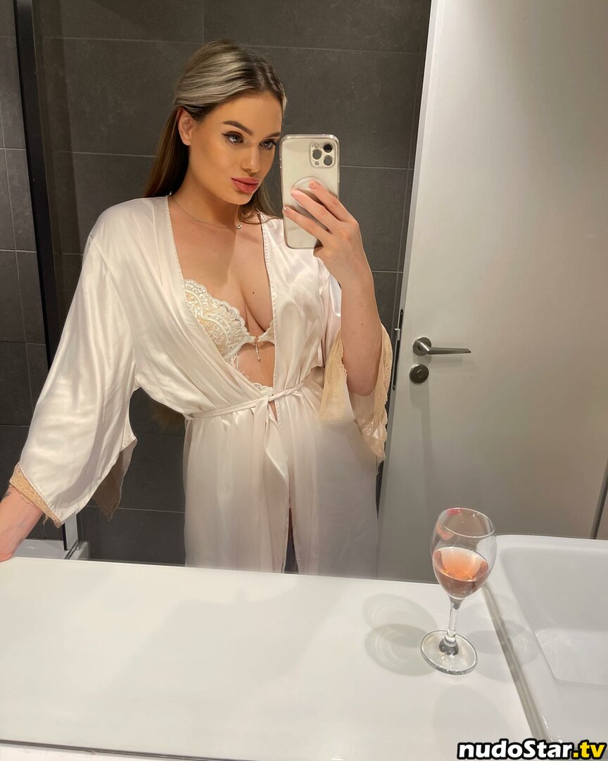 Your Brat / abbieslxt / abbievip / itsabbiee_ Nude OnlyFans Leaked Photo #38