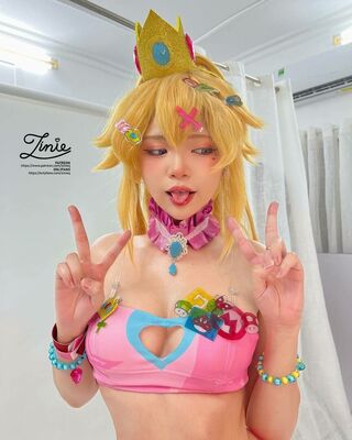 ZinieQ Cosplayer