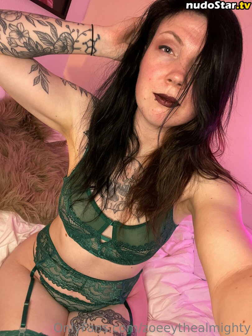 thetaylorxmichele / zoeeythealmighty Nude OnlyFans Leaked Photo #3